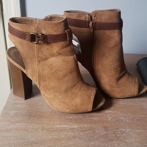 Tan block heels bootie